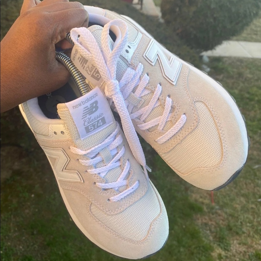New Balance 574 men’s 7 women’s 8.5 NWOT